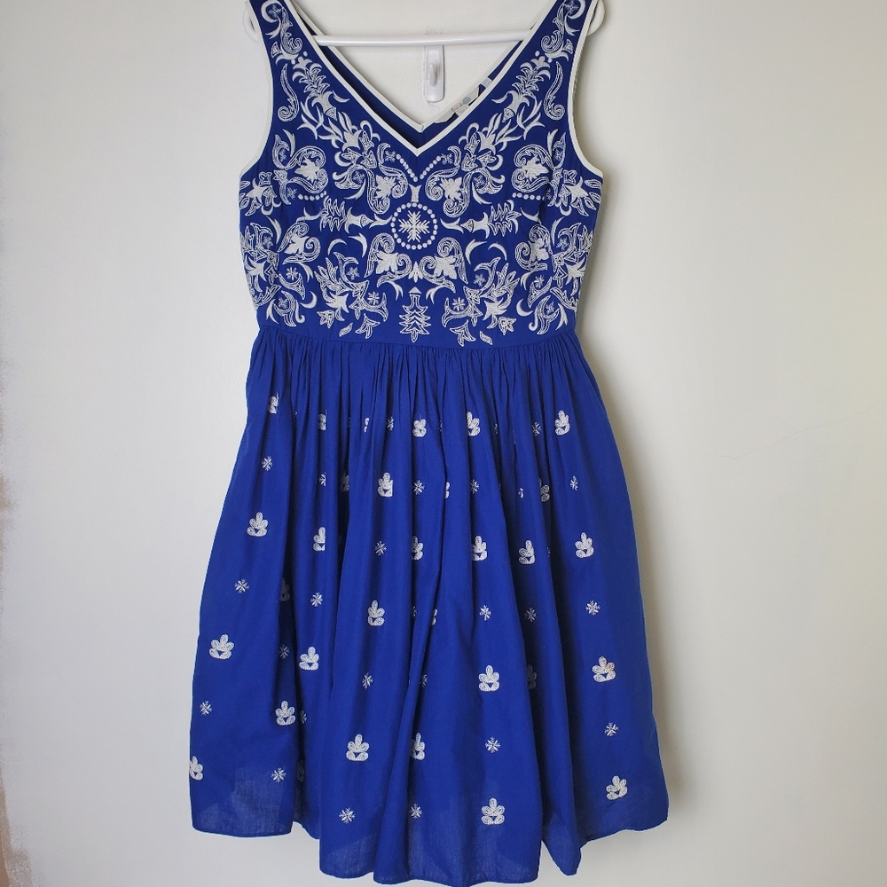 Boden Sleeveless Embroidered Dress
